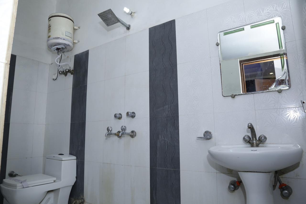 Vishal Hotel By Comfort Rooms Nueva Delhi Exterior foto